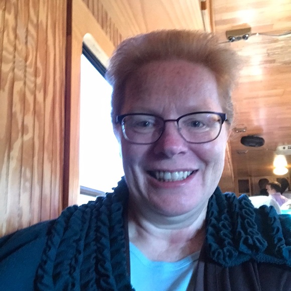 Meet your Posher, Lori - Picture 1 of 1